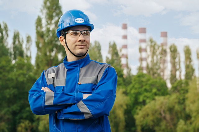 Free Worker Nlmk photo and picture