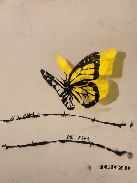 Picturi Murale, Fluture Galben, Perete