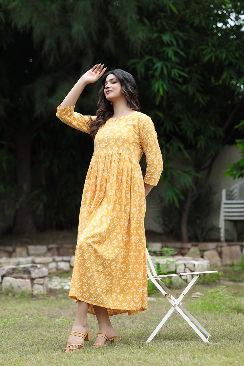 Hand block print fabric – traditional Indian cotton textiles