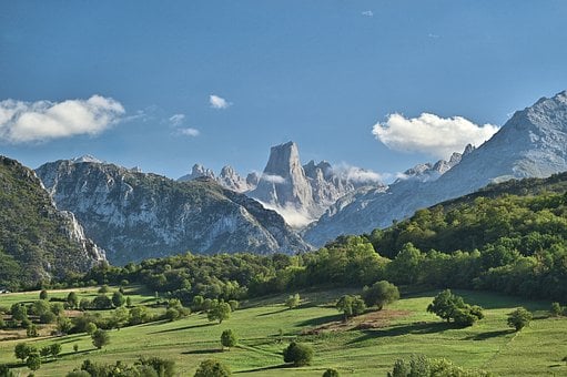 Free Naranjo De Bulnes Mountain photo and picture