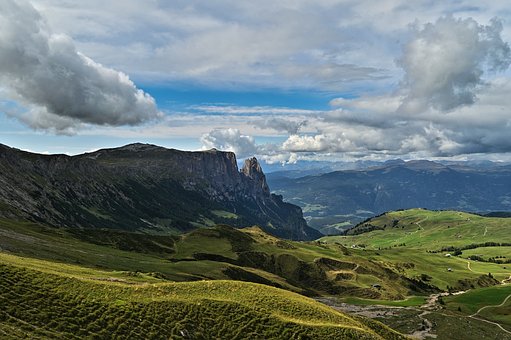 Free Mountains Clouds photo and picture