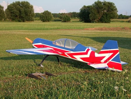 Free Model Airplane Aerobatic Flying photo and picture