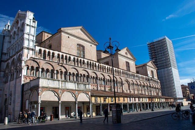 Free Building Architecture photo and picture