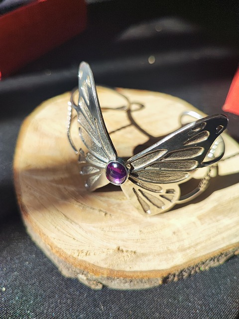 Free Silver Jewelry photo and picture