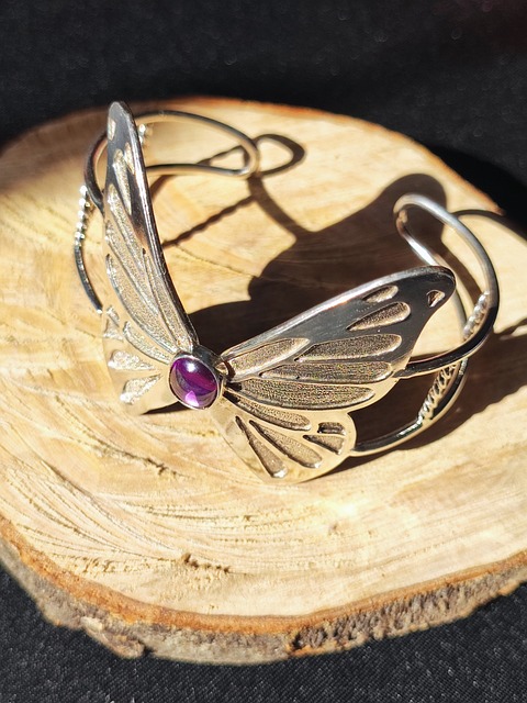 Free Silver Jewelry photo and picture