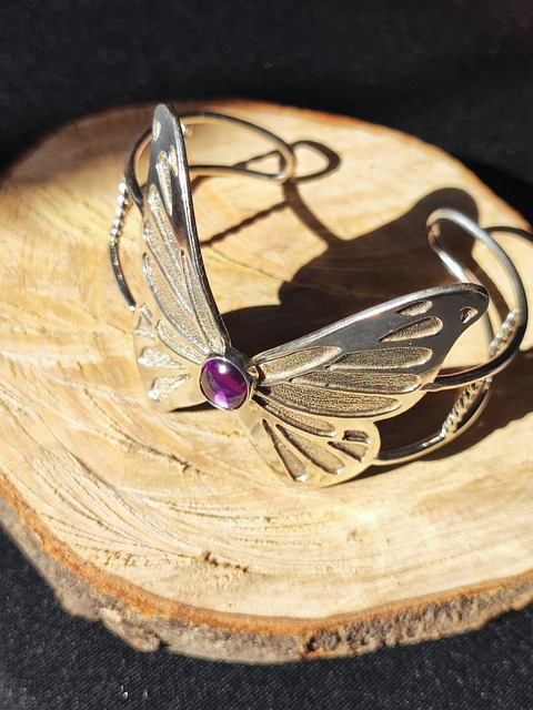 Free Silver Jewelry photo and picture