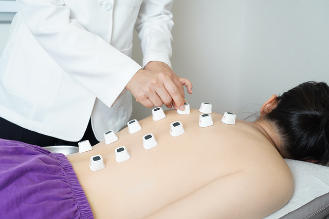kwellness, traditionalmedicine, koreanmedicineclinic, nikom, acupuncture, kheritagehealth, pulsediagnosis, wellnessclinic, moxibustion, cuppingtherapy
