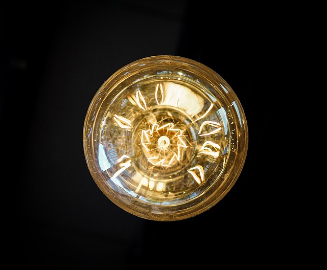 Licht, Elektriciteit, Verlichting