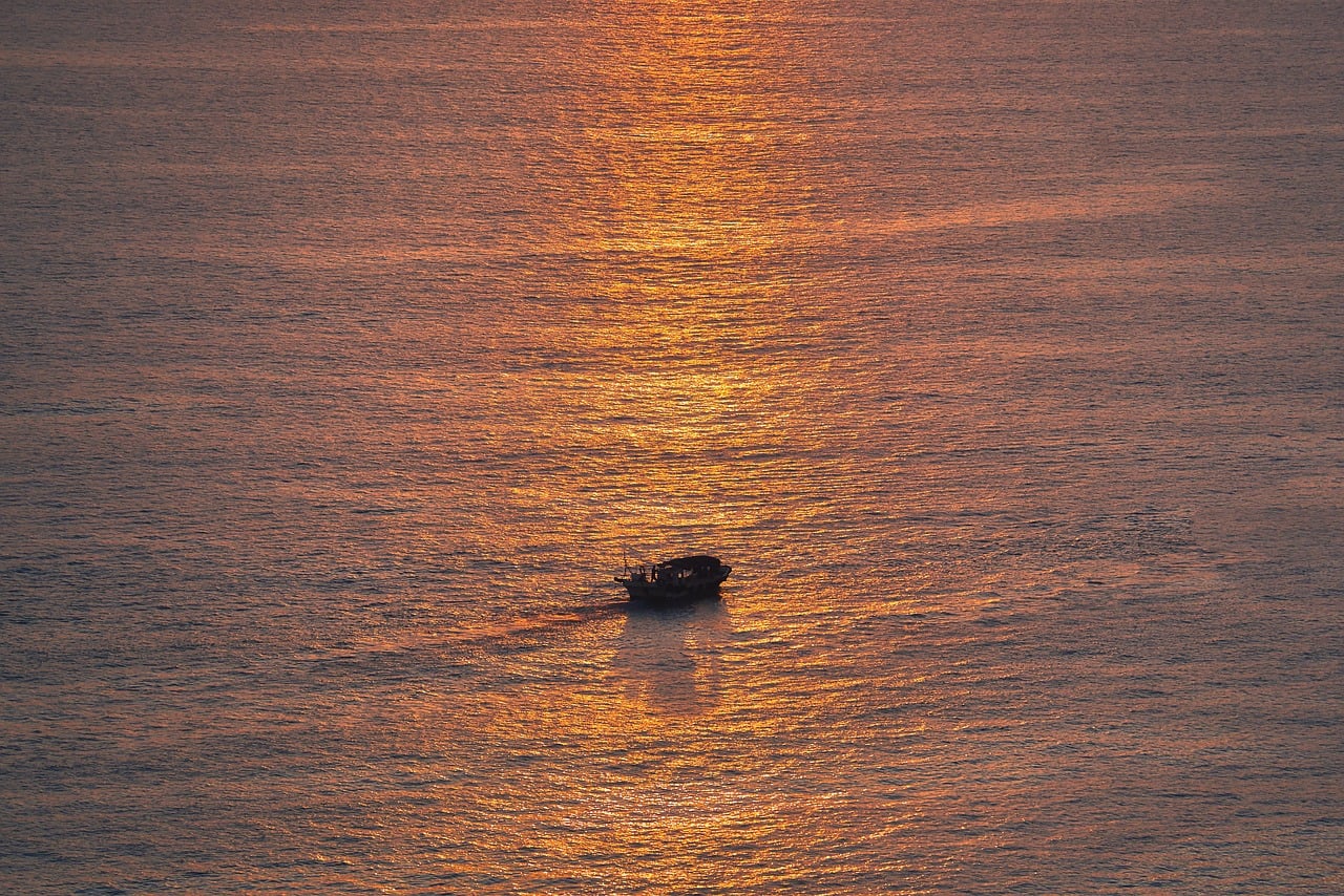 30,000+ Free Fishing Boat Sunset & Nature Images - Pixabay