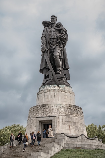 Berlin, Soldat, Sowjetisches Ehrenmal