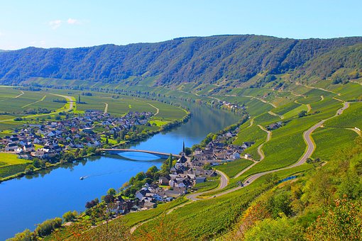Piešport, Vinárska Dedina, Moselle, Tok