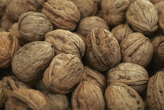 walnuts, natural, healthy, snack, food, nutritious, closeup, nut, uncooked, rustic, natural textures, shell, pattern, natural food, natural color, seasonal, pure, natural resources, natural ingredient