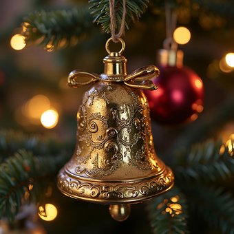 Free Christmas Christmas Tree photo and picture