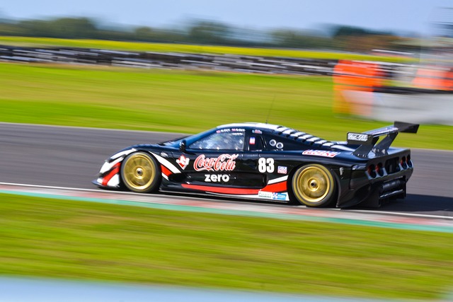 Free Racing Castle Combe photo and picture