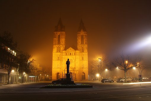 Kostol, Sárska Katedrála