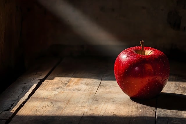 Free apple chiaroscuro baroque illustration