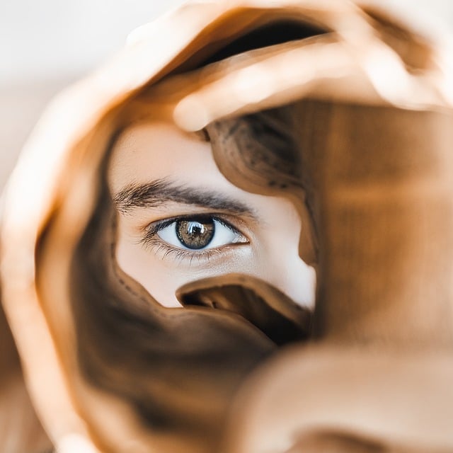 Free view newspaper eye illustration