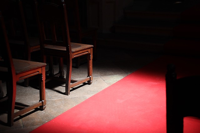 Stuhl, Roter Teppich, Licht, Schatten