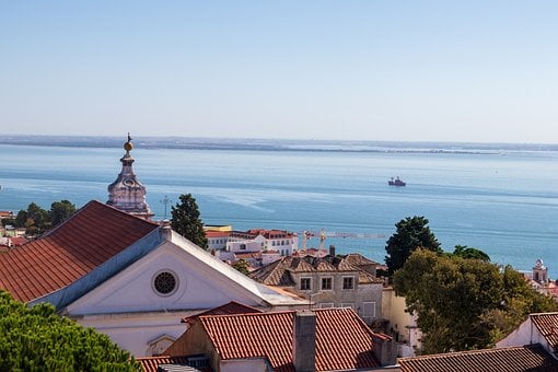 Lissabon, Portugal, Hustage, Kirke