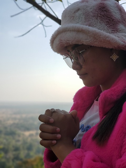 Beder, Cambodja, Kristen Pige