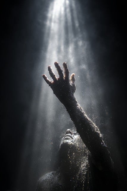 Free hand reaching dust illustration