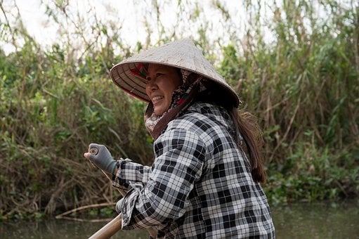 Vietnam, Záliv Halong, Močiar, Čln