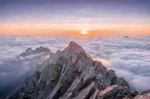 Amanecer Sobre Las Nubes, Amanecer
