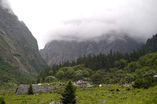 Free Valley Mountains photo and picture