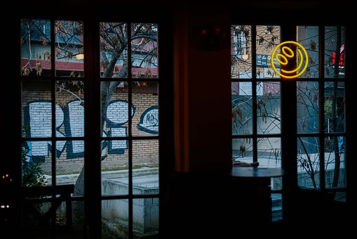 Free Café Neon Sign photo and picture