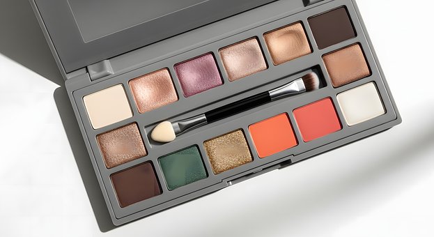 Free Eyeshadow Palette Makeup illustration and picture