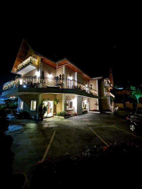 Free Architecture Hotel photo and picture