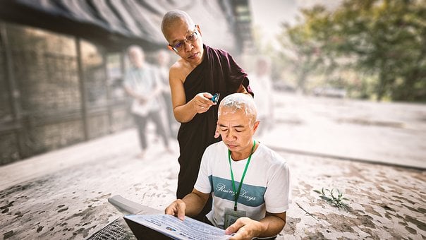 Free Theravāda Buddhism Monk photo and picture