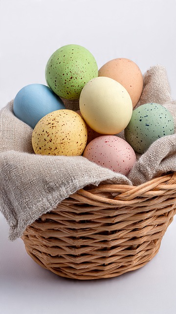 Free easter egg colored illustration