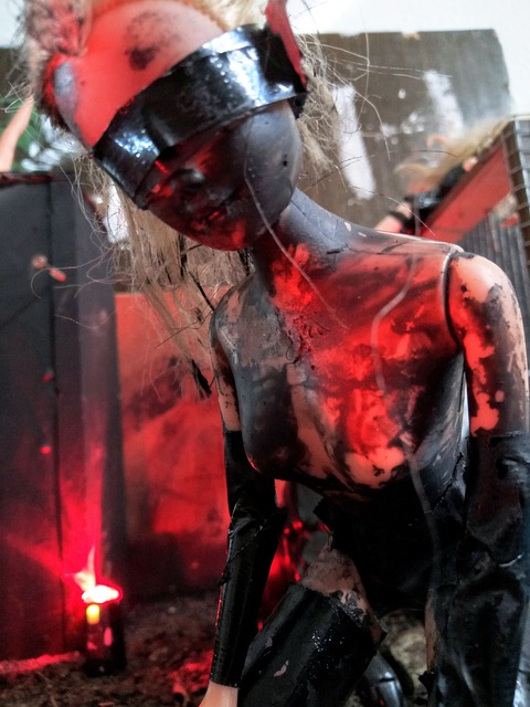 Muñeca, Luz Roja, Terror