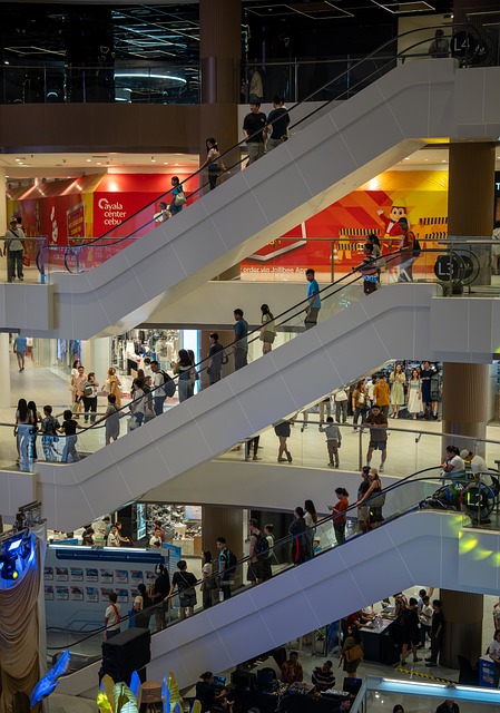 Free Urban Lifestyle Modern Mall photo and picture