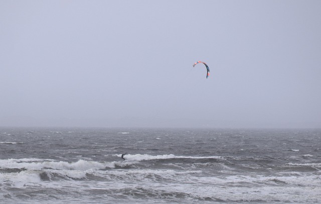 Free Kitesurfing Kitesurfer photo and picture