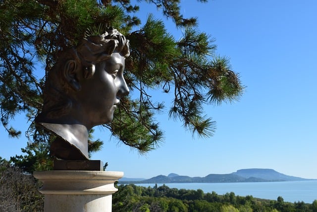 Free Sculpture Lake Balaton photo and picture