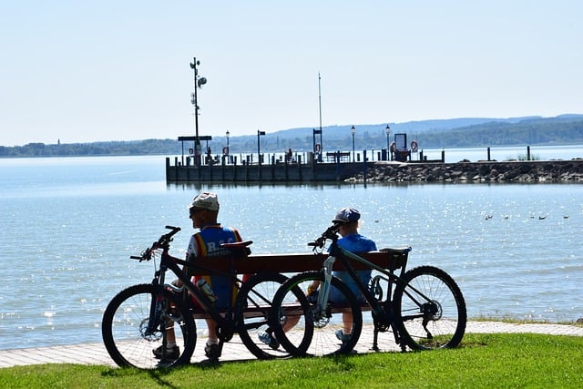 Free Lake Cyclist photo and picture