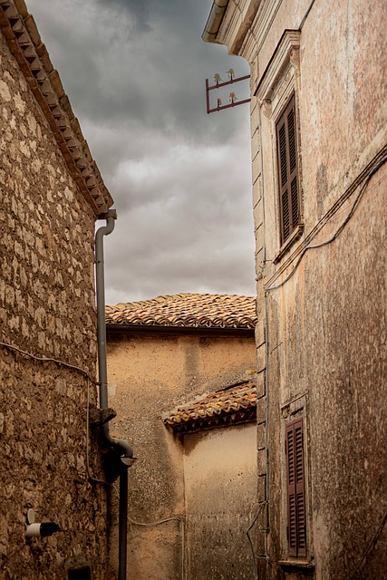 Free Tiled Roof Old Building photo and picture