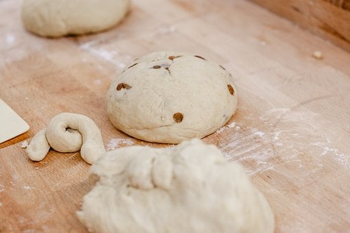 Backen, Teig, Rosinen, Hefe, Bäckerei