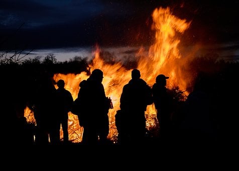 Paasvuur, Vuur, Brandwond, Kampvuur