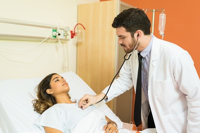 La dott.ssa Uelra Rita Lourenço evidenzia la prevenzione e il controllo delle aritmie cardiache