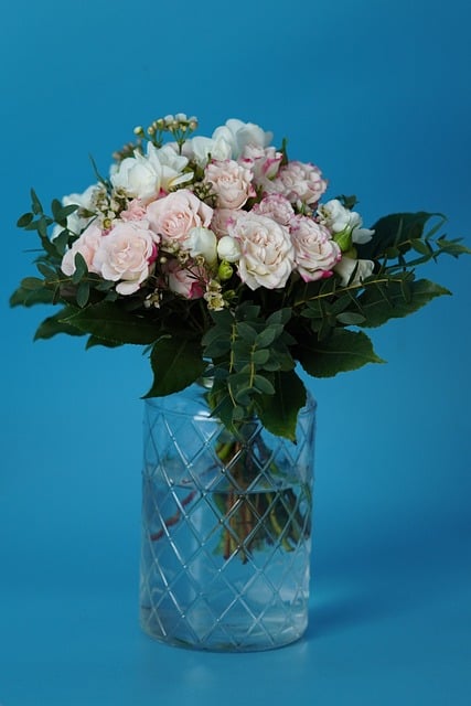 Vase, Rosenstrauß, Rosafarbene Blüten