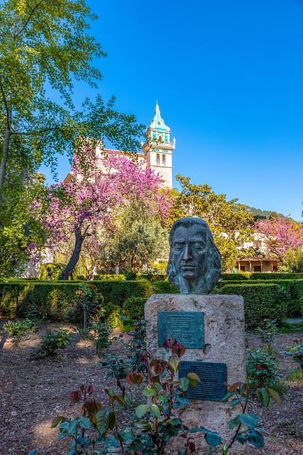 Statue, Park, Bäume, Blauer Himmel