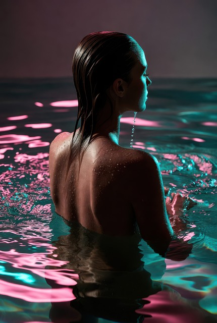 Vrouw, Neonverlichting, Nat Haar