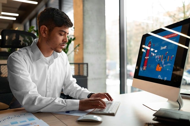 Free Office Worker photo and picture