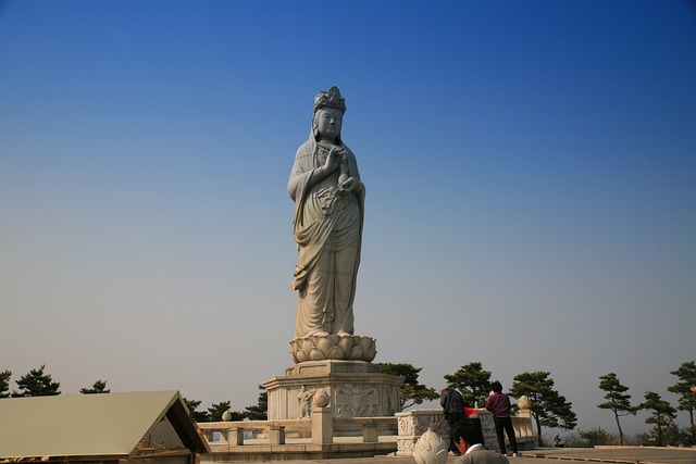 Free Statue Buddha photo and picture