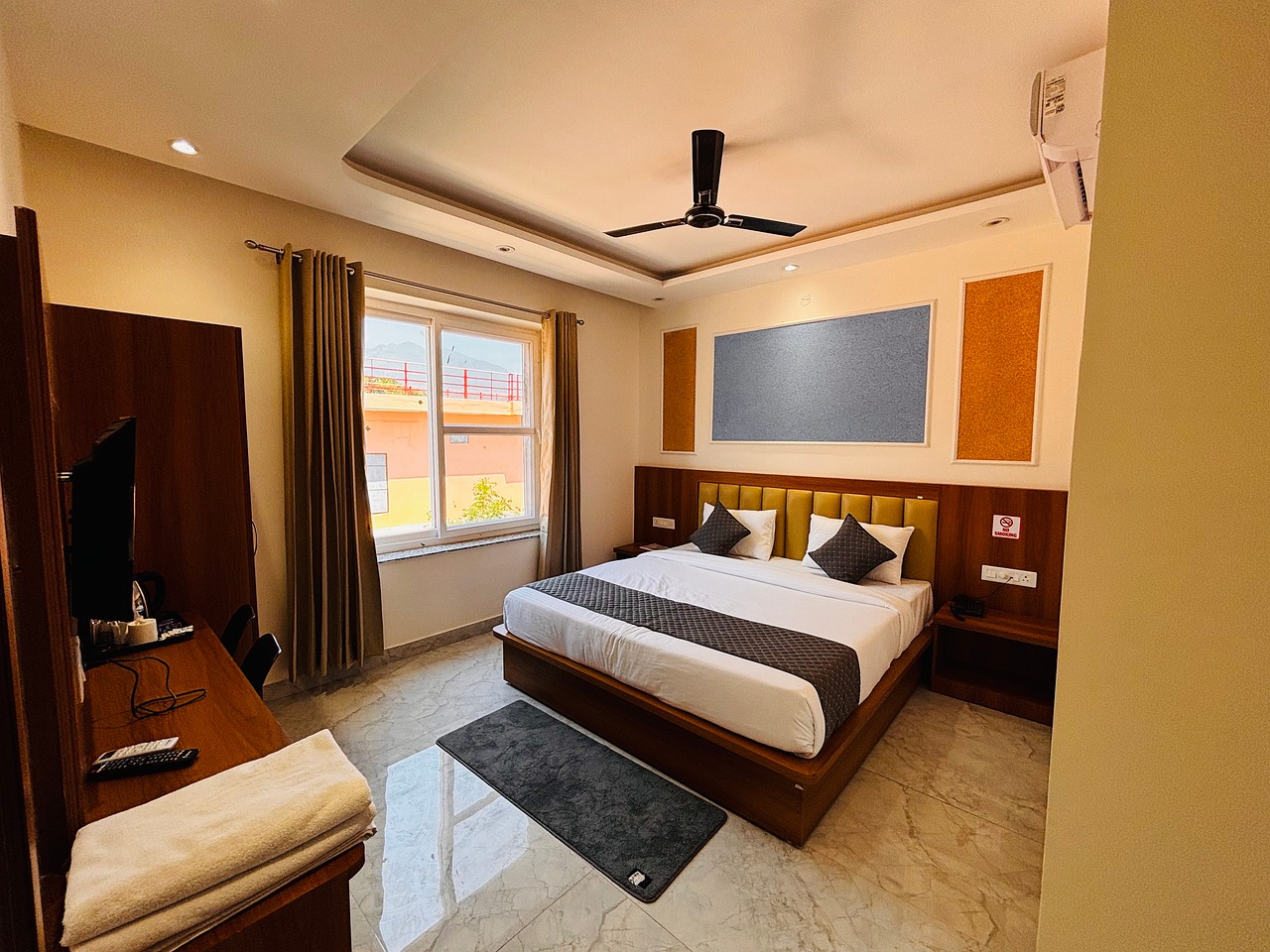 Premium with Window