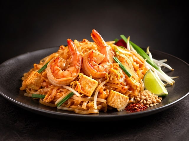 Free pad thai thai noodles asian cuisine illustration