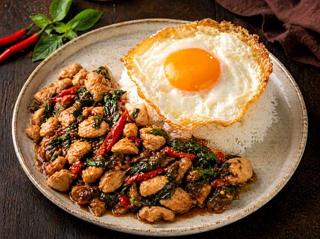 Free Khao Pad Kra Pao Thai Food photo and picture